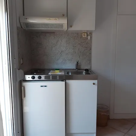 Nostos Golden כריסי אמודיה