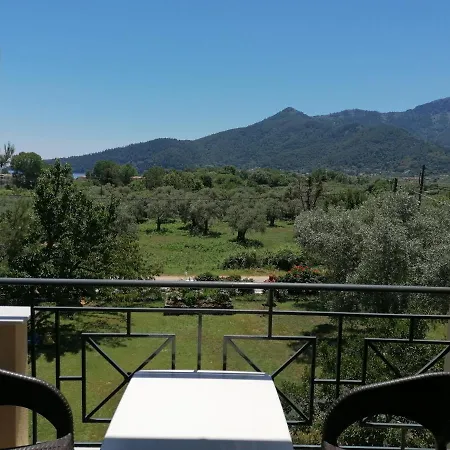 Nostos Golden Hotel apartamentowy Chrysi Ammoudia